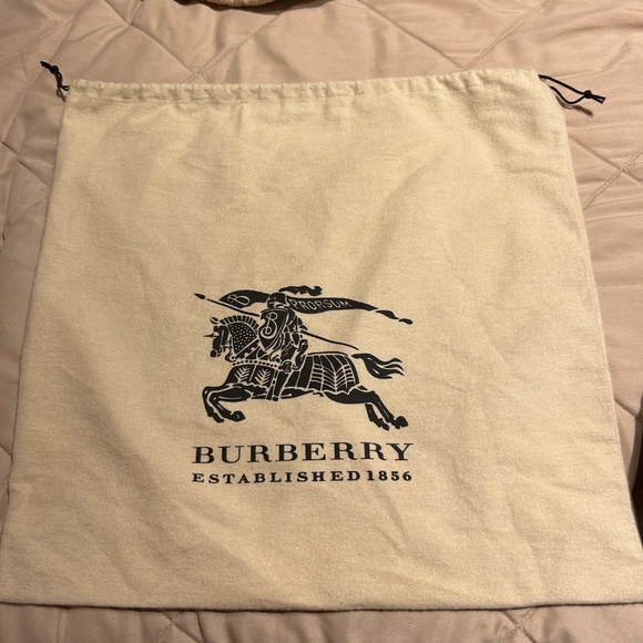 Burberry Tote - Picture 6 of 7